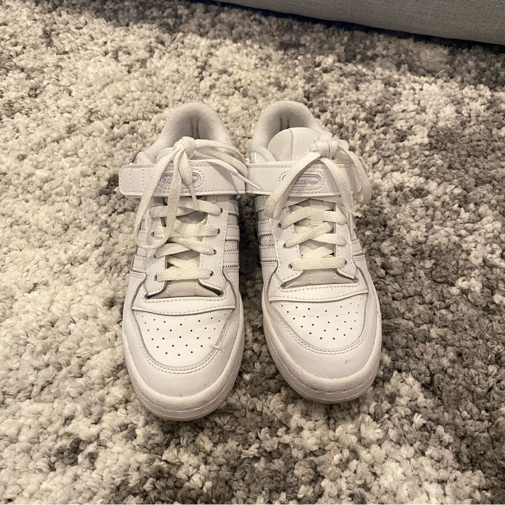 Adidas forum sneakers